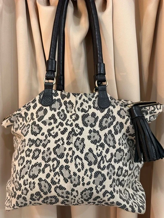 See By Chloe Leopard Print Tote Bag with Black Handles and tassel - Picture 3 of 7